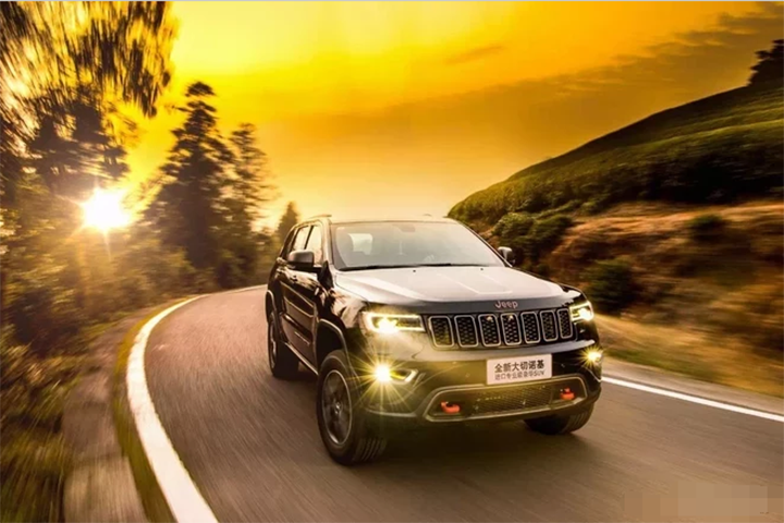 相比宝马X5 大切诺基究竟赢在哪？