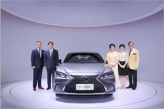 LEXUS携中大型豪华行政级轿车全新ES亮相2018深港澳国际车展