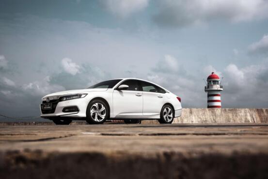 驾驭好奇,焕新感官 ——试驾第十代雅阁（ACCORD）SPORT TURBO