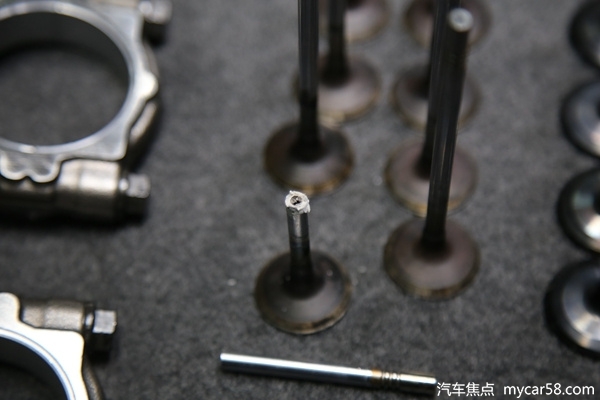 Jeep大指挥官发动机拆解浅析:除了双吹涡轮,还有什么?
