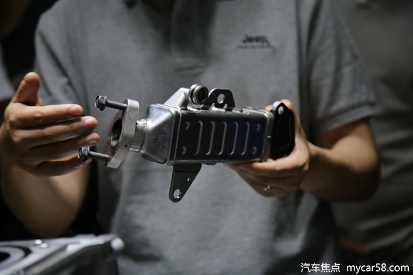 Jeep大指挥官发动机拆解浅析:除了双吹涡轮,还有什么?