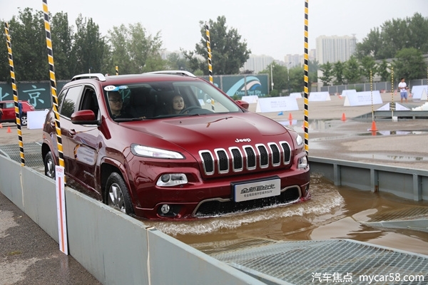 Jeep大指挥官发动机拆解浅析:除了双吹涡轮,还有什么?