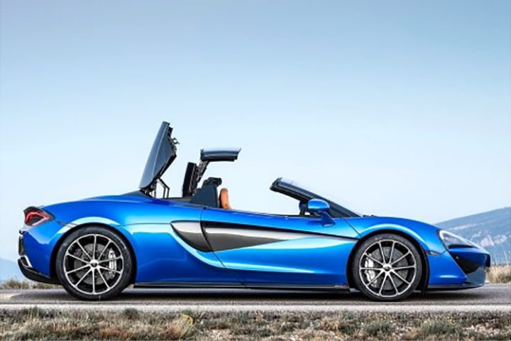 头顶一片蓝天 驾驭迈凯伦570S spider