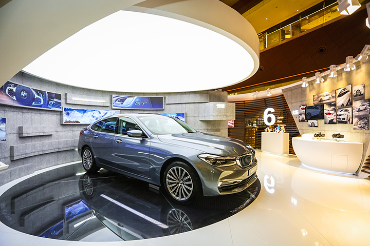 浑然天成的艺术气息 BMW 6系GT跨界相聚太古汇