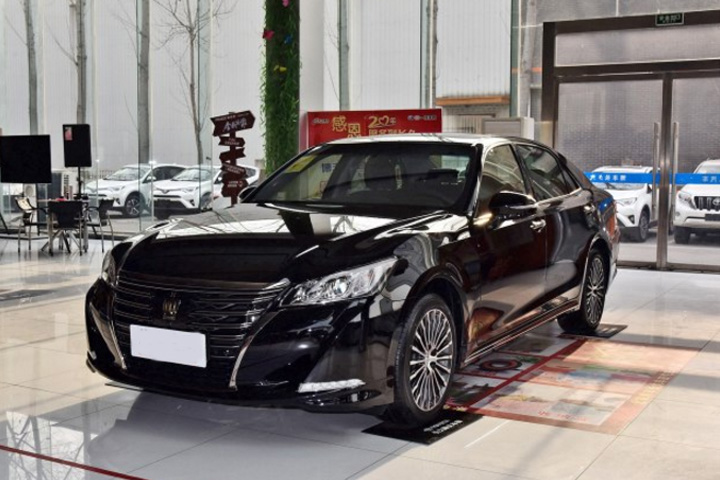 购皇冠享2.5万优惠 欢迎试乘试驾