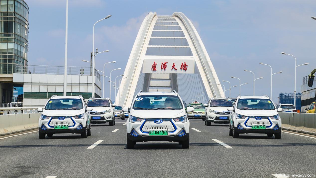 “万里公测第一跑”燃擎上海，江淮iEV6E绽放申城