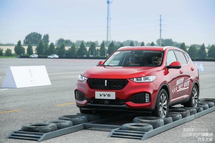 主打家庭化的WEY VV6，也有威武雄壮的一面