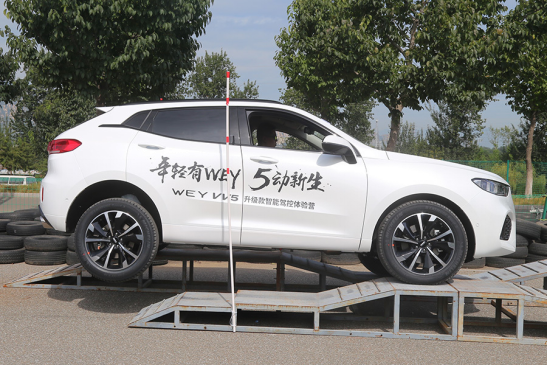 试驾WEY VV5升级款 加装四驱系统+配置升级，体验再升级