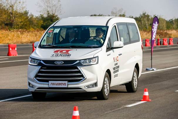 国内首款48V轻混系统的MPV，瑞风M4到底有多厉害