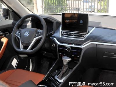 2018广州车展：东风启辰T60亮相，全新外观设计，家庭出行必备！