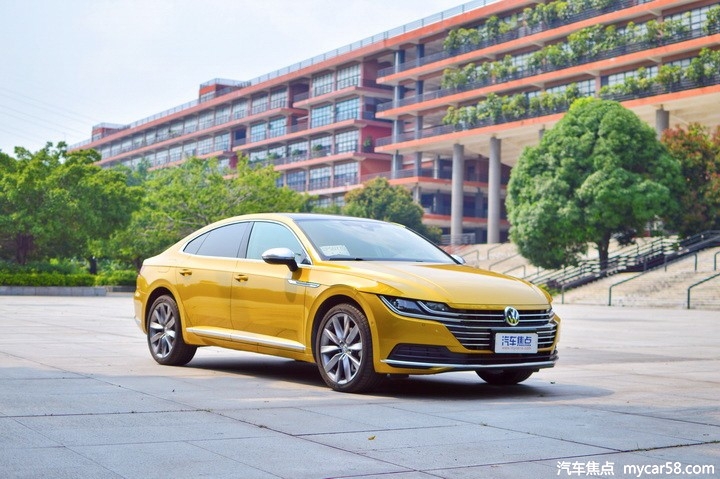 又一德系“撩妹王”,比奥迪更霸气,2.0T+无边框车门才25万