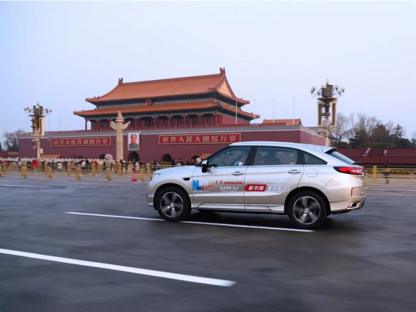 东风Honda UR-V助力新华网传递两会声音