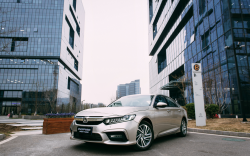 一招治愈选择困难症 东风Honda INSPIRE or雅阁
