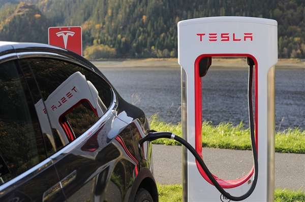 新能源车保值率持续下降：电动车仅33.5% Model S夺冠