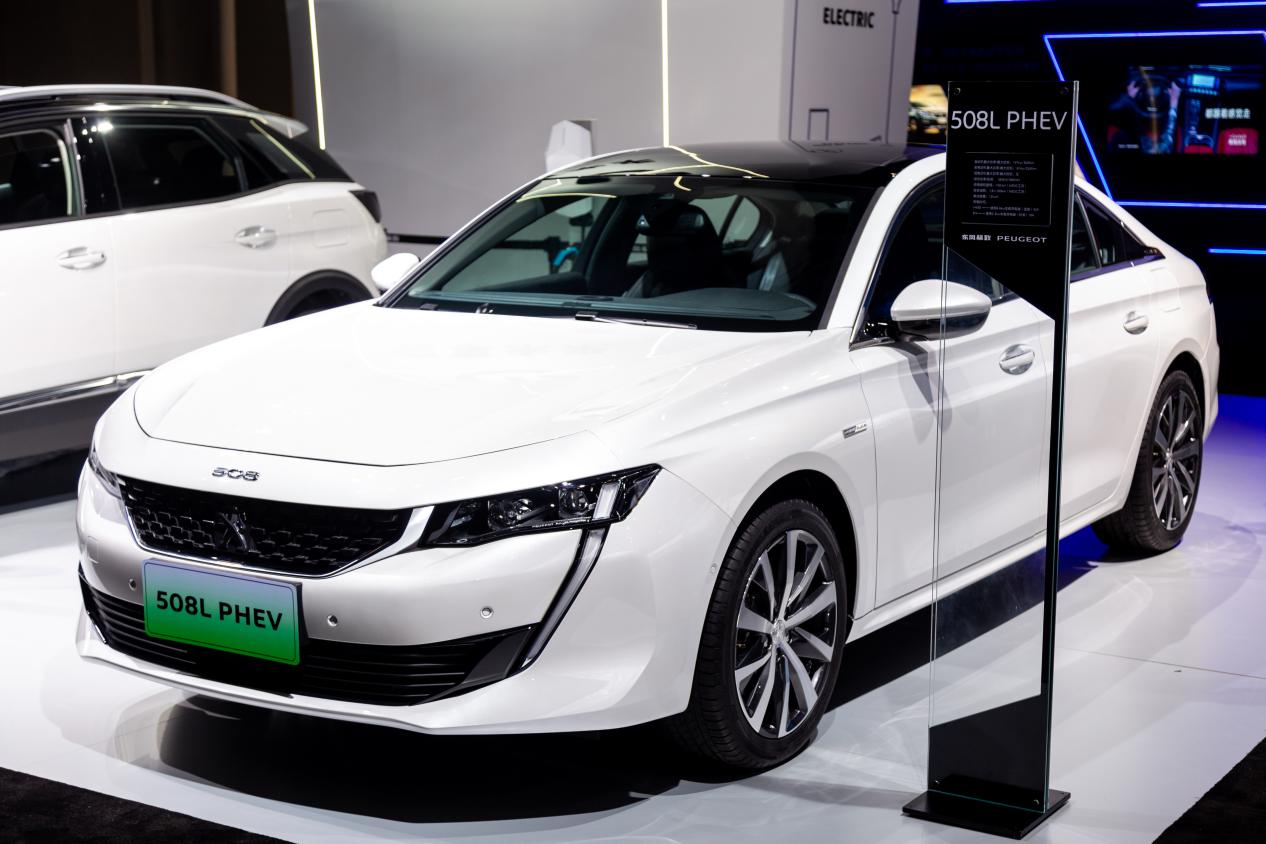 4008 BLACKPACK黑曜版、4008 PHEV 4WD、508L 银翼灰成都车展首秀