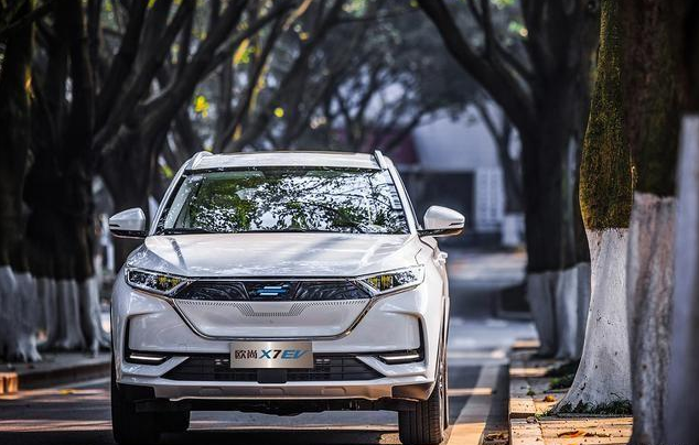 2020年新能源“黑马”？长安欧尚X7 EV正式亮相发布 续航达405km
