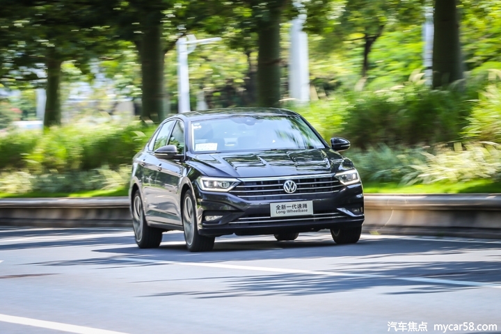 13万就能买到的德系家轿，轴距超2米7，后排表现不输B级车