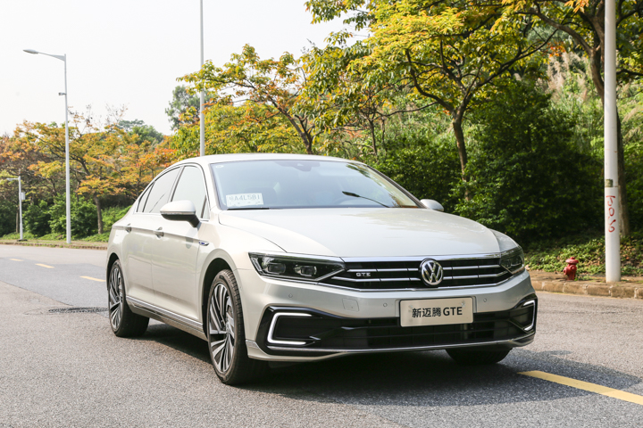 搭1.4T+电机混动系统，座舱舒适外观大气，试驾全新迈腾GTE