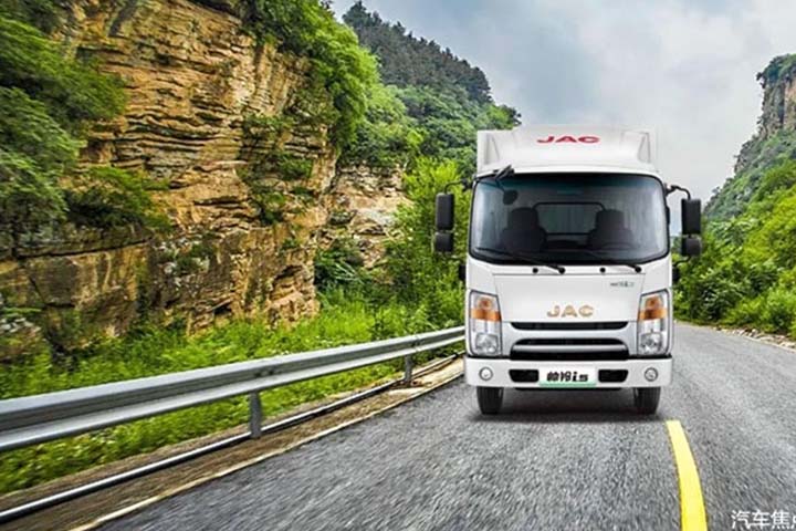 政策红利不断，新能源商用车市场迎来发展契机