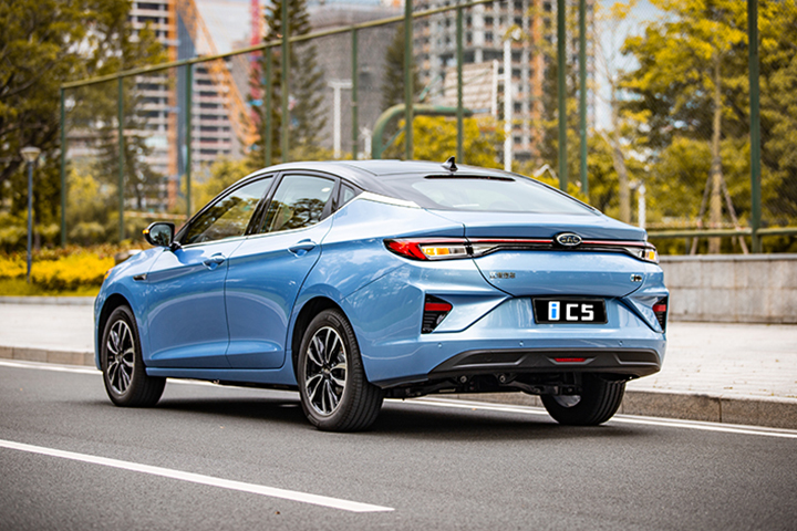 起售价不到15万，实力不输Model 3！江淮iC5凭借的是什么？