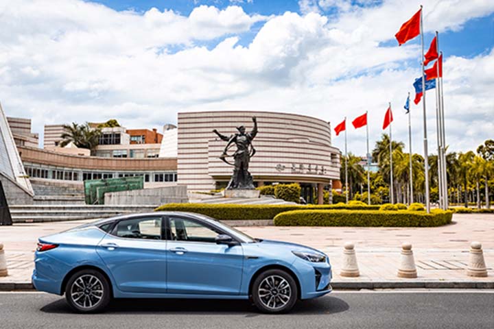 高品质纯电“颜值王”，江淮iC5四个配置怎么选？