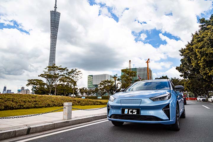 首推豪华都市版，全系标配智能车机，江淮iC5购车指南