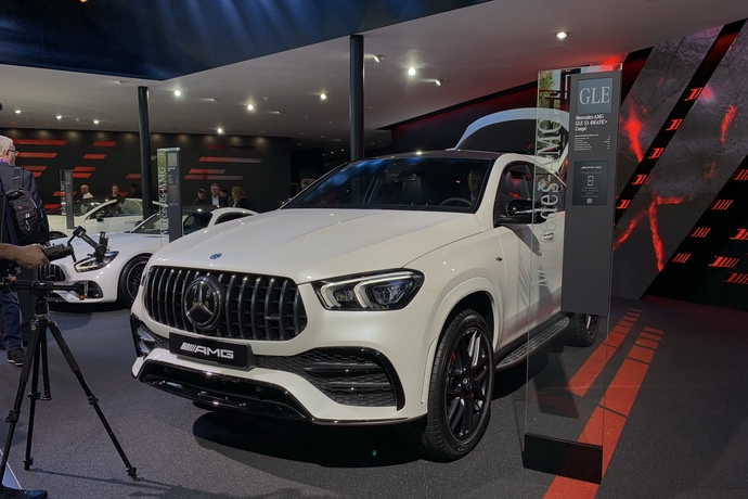 全新AMG GLE 53正式上市，搭3.0T轻混系统，配四出排气设计