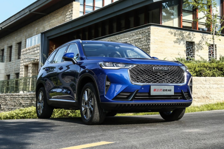 全新哈弗H6实车亮相，外观更时尚，轴距长达2米7！