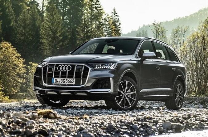 搭4.0T V8动力，4.1秒破百!新款奥迪SQ7官图发布