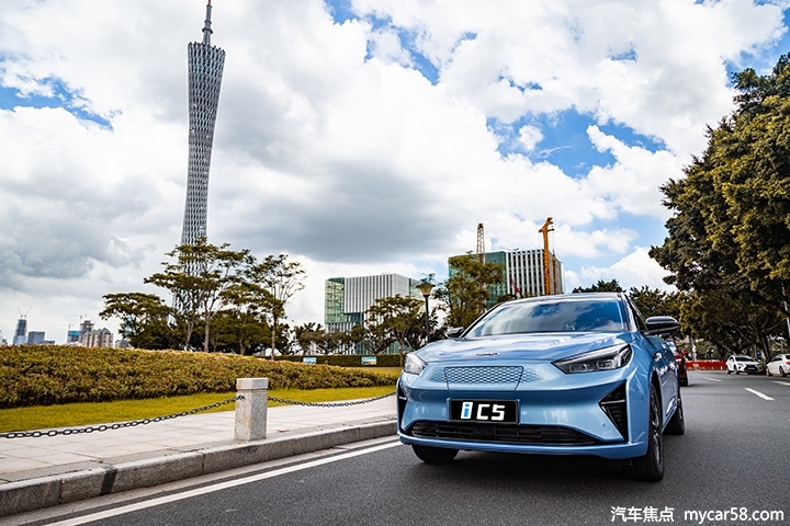 江淮iC5对比Aion S，谁才是你要首选的新能源家轿？