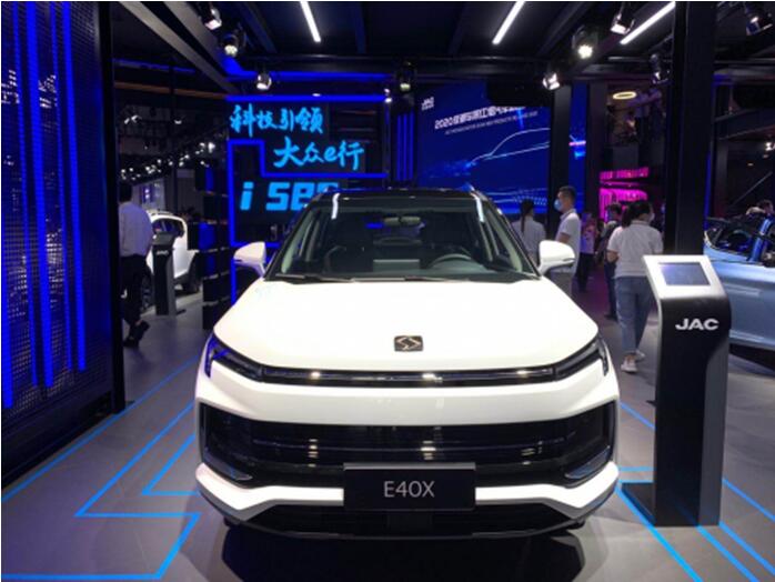 来自未来 江淮E40X“穿越”亮相成都车展