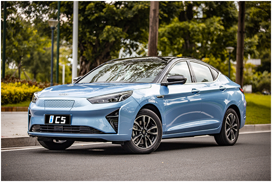 细节出众科技感强，续航达530km！试驾体验江淮iC5