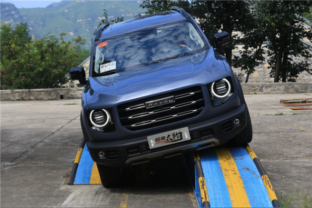 搭2.0GDIT发动机 热效率超38% 哈弗大狗内“芯”强大实力不容小觑