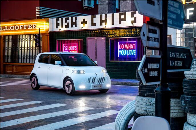 秒杀燃油车，国庆纯电出行欧拉白猫最“行”!