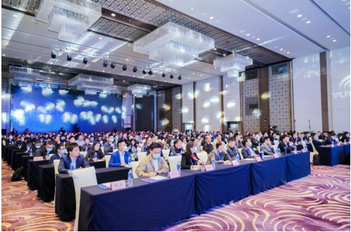 宇通发布智慧出行整体解决方案，自动驾驶巴士小宇2.0全国首发