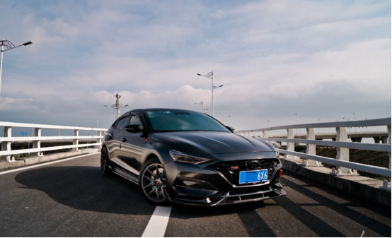 全面黑化后的菲斯塔 真“黑武士”改装暴徒