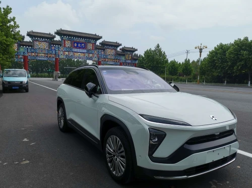 首辆ES6提车，驾驶感受有力但不失细腻