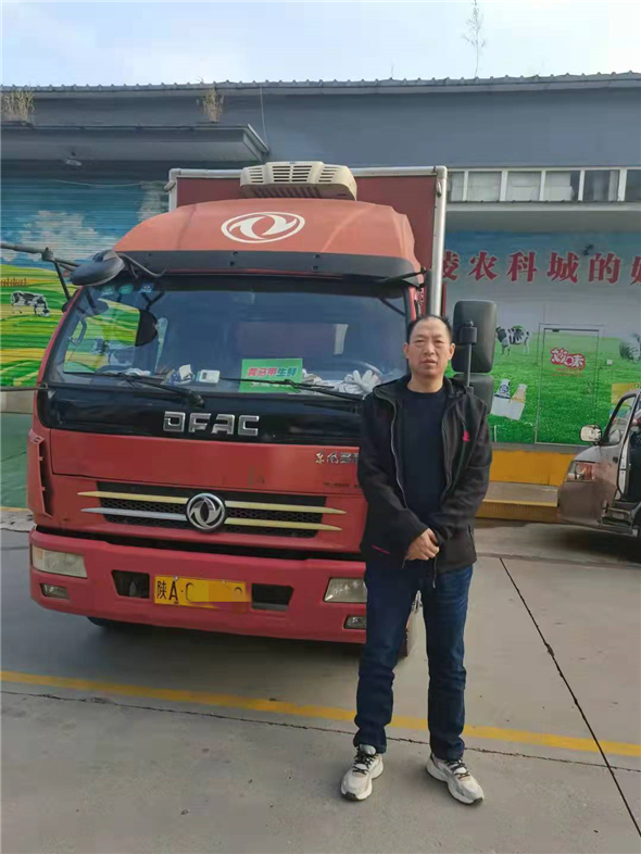 西安车主杜清锋：“东风轻卡，美滴很！”