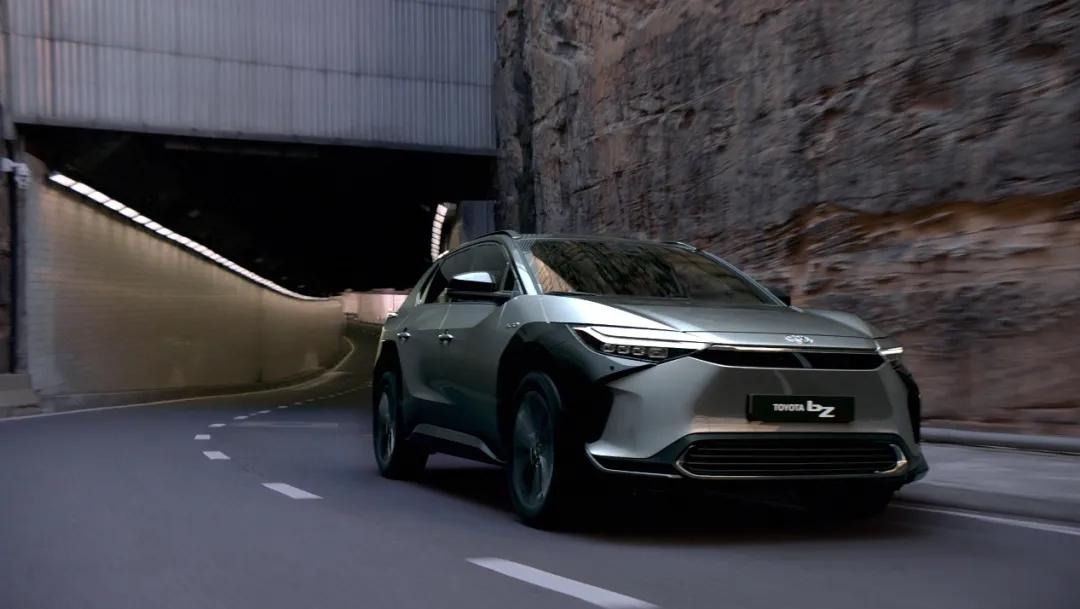 100%还原概念车的TOYOTA bZ4X 一辆搭载未来科技的量产电动车