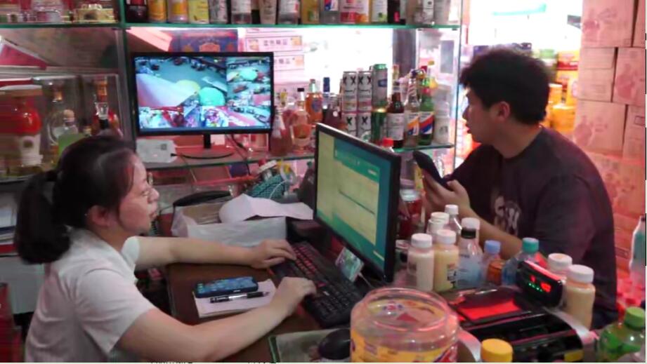 用爱编织梦想，用汗水耕耘美好，这位创业90后温暖了一方土地