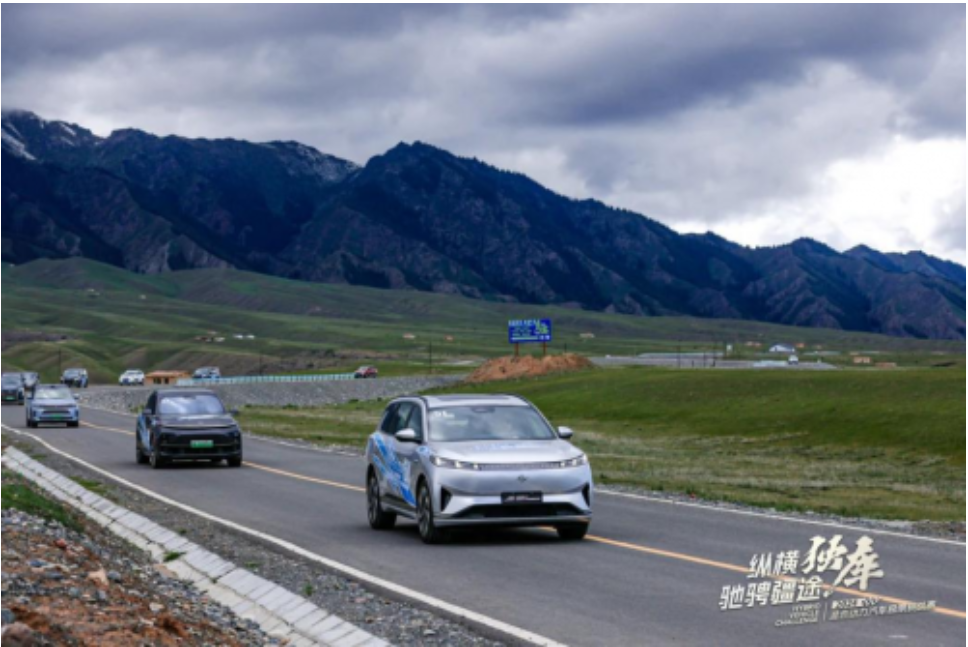 混合动力巅峰对决，东风奕派eπ008双冠加冕，全能SUV实至名归