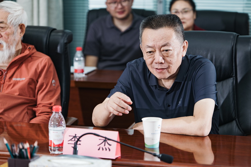 李杰_调整大小.jpg