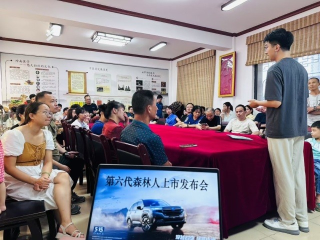 1小时预订破万台，纯血鸿蒙智界智行首秀即爆单！