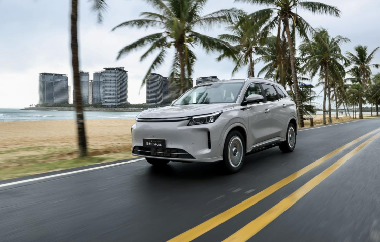 入门即顶配，第三代蓝电E5 PLUS正式上市，限时换新价仅11.98万元