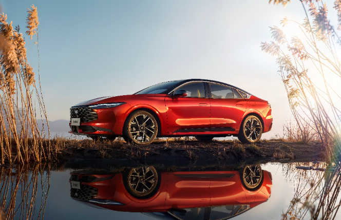 14.98万元起！搭载第五代2.0T EcoBoost®发动机，福特新蒙迪欧拉高同级性能标准