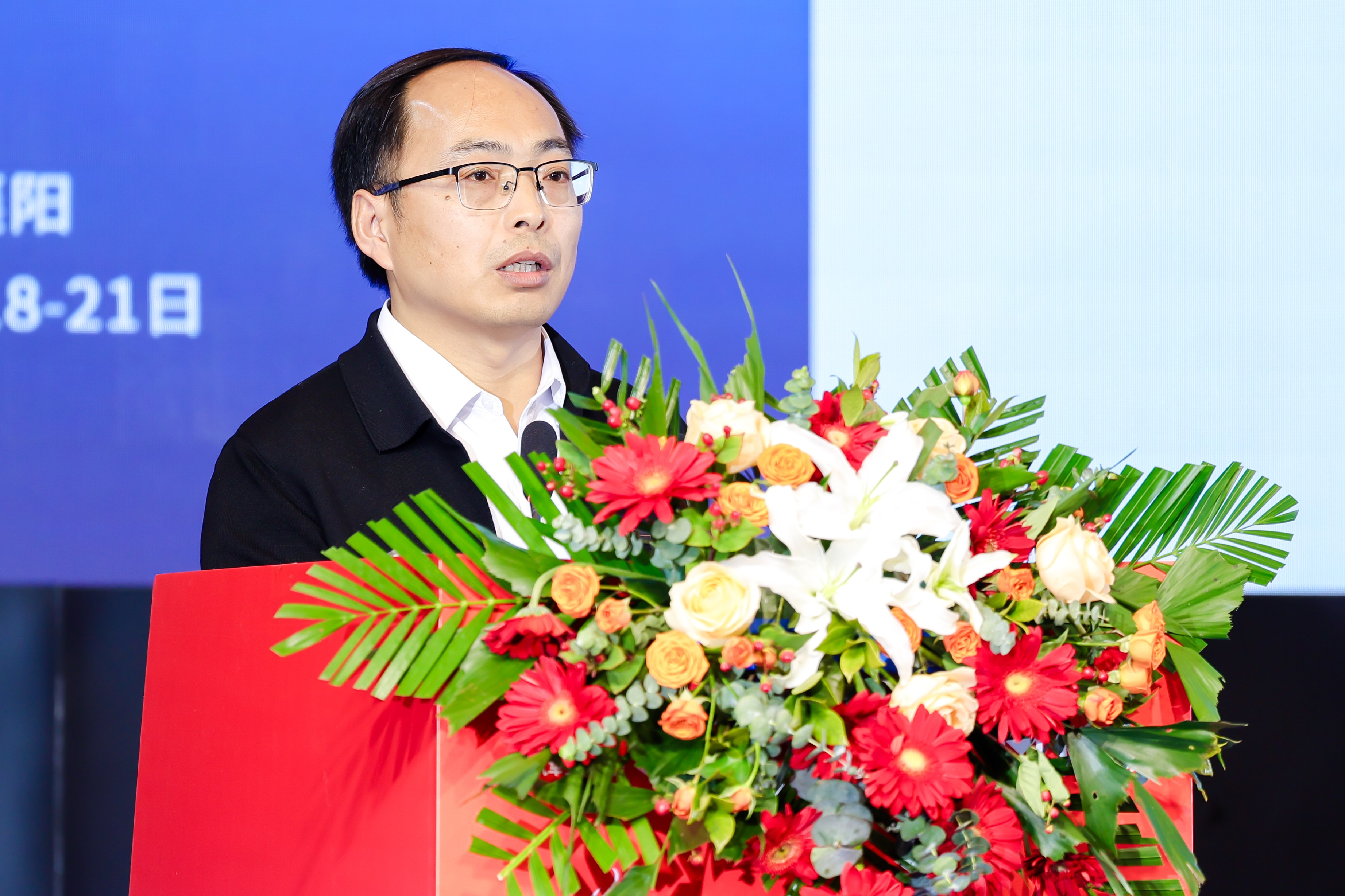 1766137573731949.jpg 刘亚龙.jpg