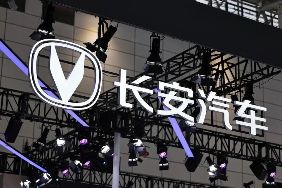 12.8英寸大屏+奇瑞技术背书,拾月max把越级配置卷进4万级市场