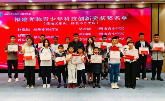 猛士汽车全新门店悬挂华为乾崑标志，合作升级蓄势待发