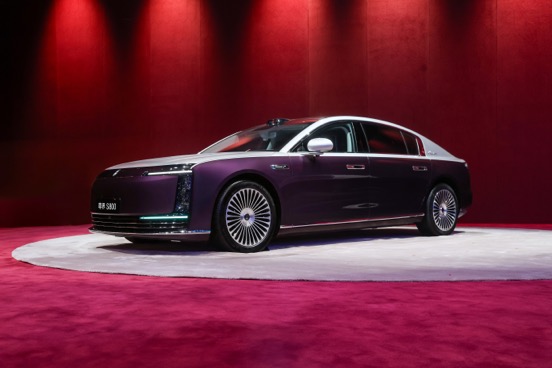 五界同台亮相北京车展，鸿蒙智行开启智慧出行新篇章