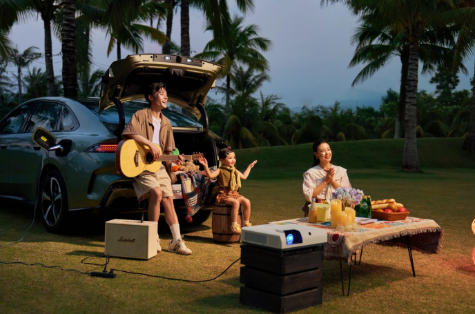 纠结纯电家轿怎么选？看完6.48万元起的极狐S3再下单